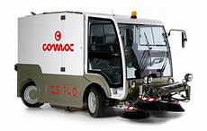 Compact Vacuum Road Sweeprs